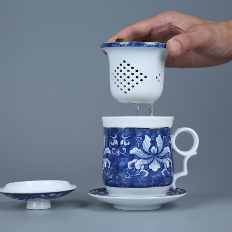 爱逛街为您找到青花瓷茶杯相关的宝贝,您可以在下面的板块中挑选喜欢