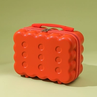 Оранжево-красный