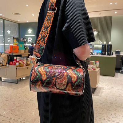 taobao agent Fashionable shoulder bag, bucket, small bag, 2023 collection
