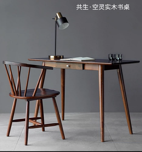 Полно -сиолидный деревянный стол дома использует северную маленькую квартиру в японском стиле писатель