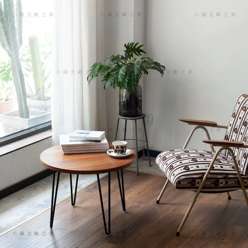 Xiaoman nordic classic teakfeaful Simple Iron Micheli Foot Xiaoyuan несколько гостиных рядом с гостиной.