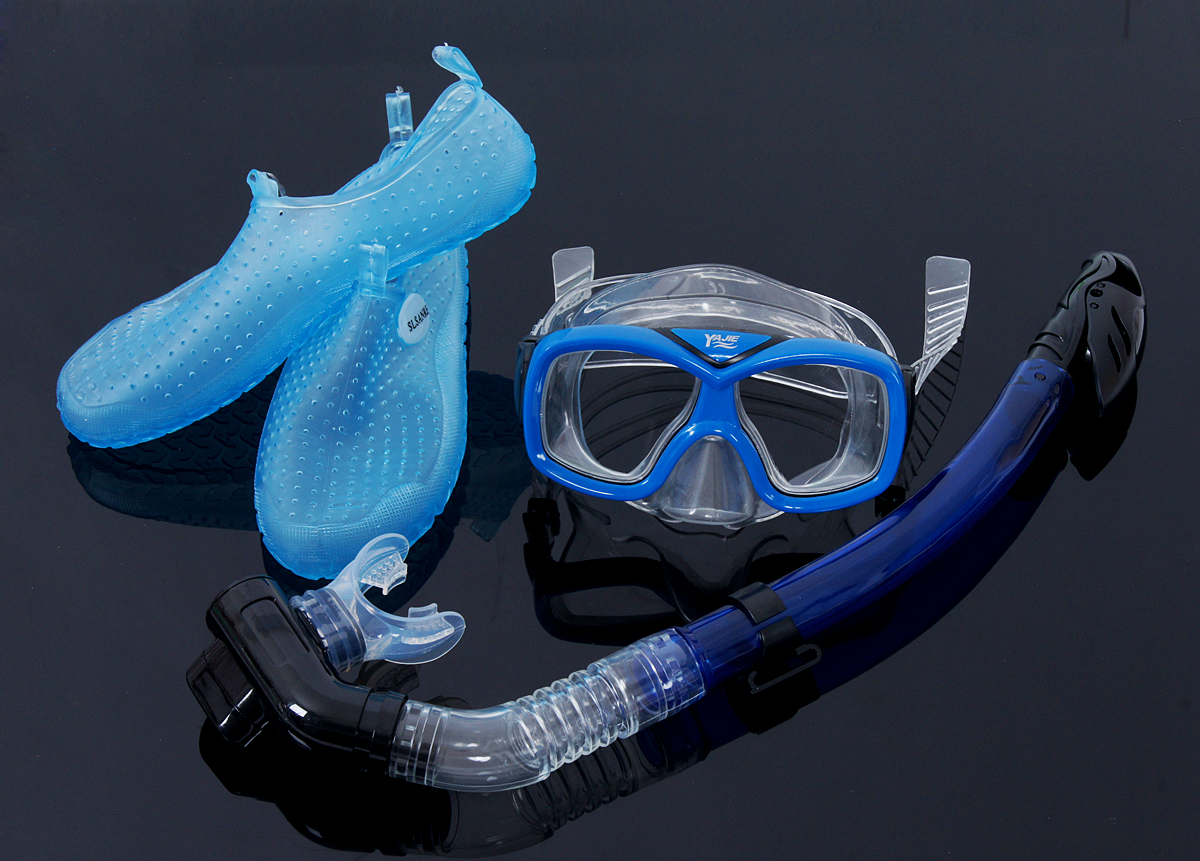 

Маски, трубки, наборы для дайвинга Halong Wind 103 + S14 +