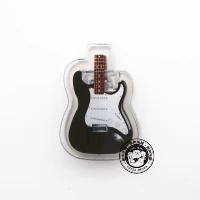 ST Electric Guitar Black and White длиной около 4 см