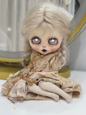 taobao agent BLYTHE Little cloth doll manually changing the baby's dark wind face shell to make makeup and make makeup
