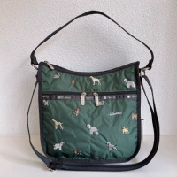 Вышитая собака