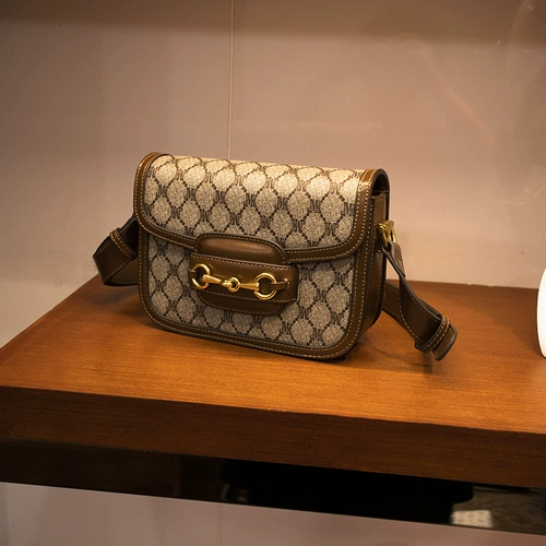 Shanghai Warehouse Spot Duty Free Discount Zone Little Red Master рекомендуется 2022-089 Новый кожаный пакет J8