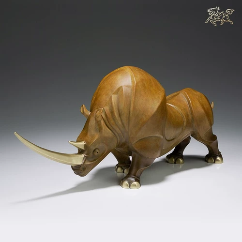 Master Copper открыл дверь, чтобы увидеть декорирование xixi Rhino.