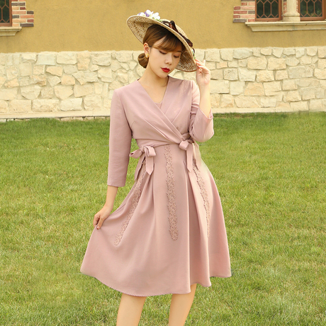 爱逛街为您找到收腰连衣裙相关的宝贝,您可以在下面的板块中挑选喜欢