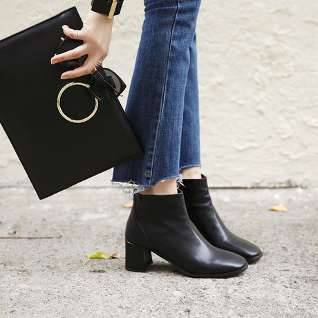 爱逛街为您找到拉链裸靴相关的宝贝,您可以在下面的板块中挑选喜欢的