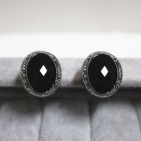 爱逛街为您找到黑宝石耳钉相关的宝贝,您可以在下面的板块中挑选喜欢