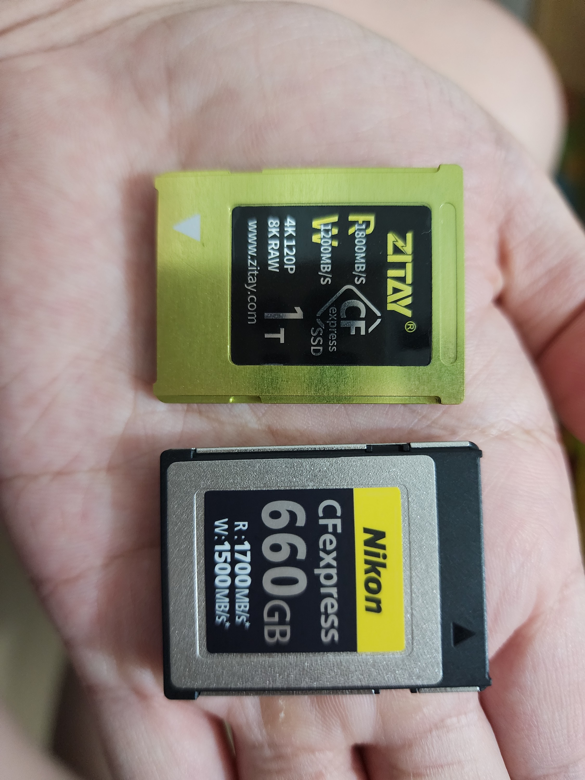 何でも揃う ニコン CFexpress Type B メモリーカード 660GB MC-CF660G