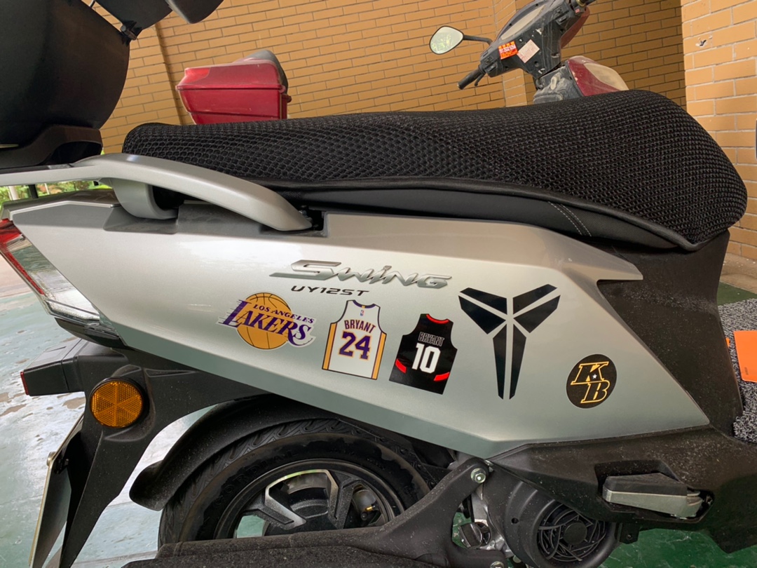 貼霸球衣科比車貼黑曼巴紀念logo精神標誌致敬24號8號摩託電動車