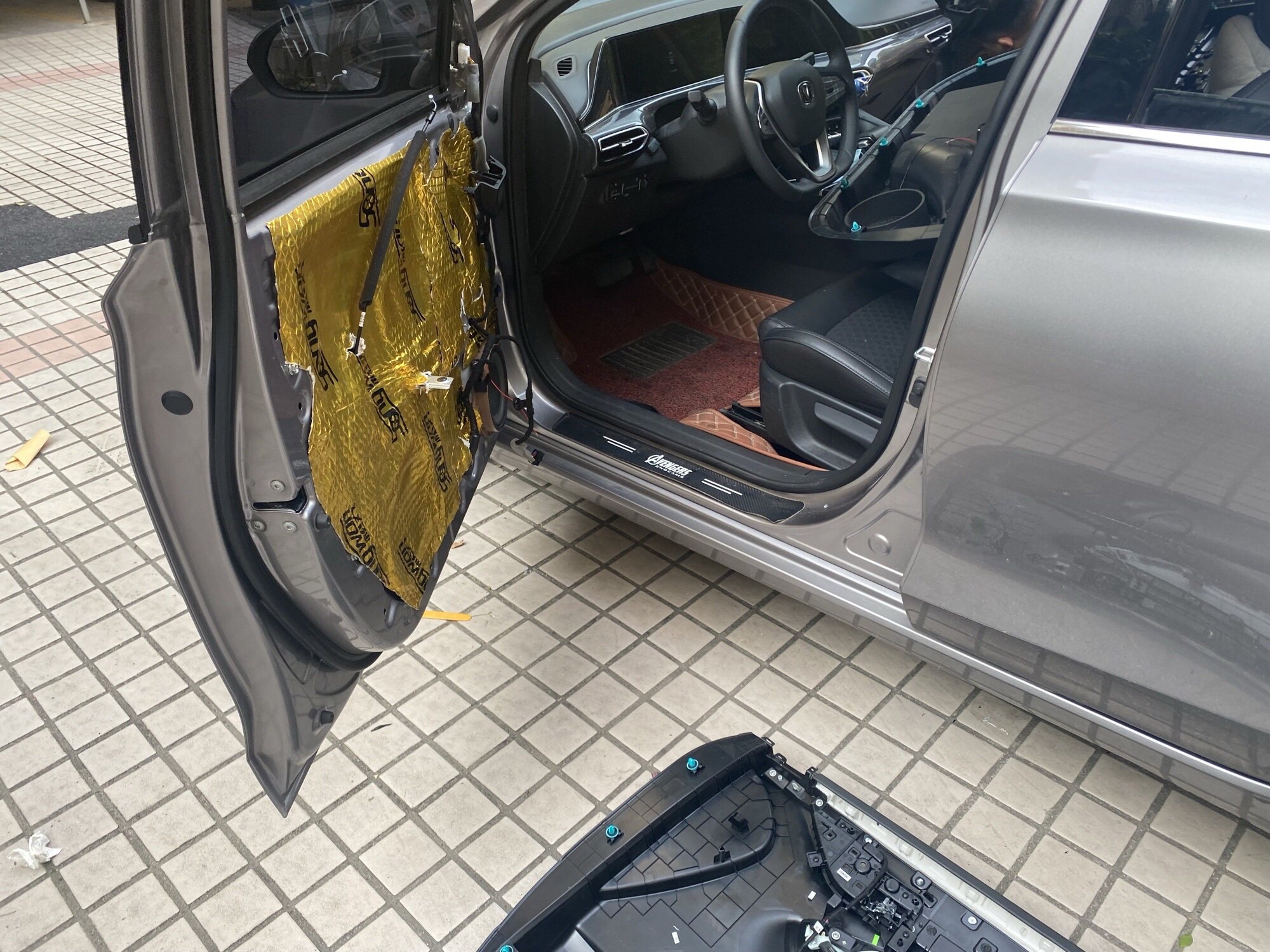 汽车隔音止震板隔音棉材料四轮吸音棉四门全车改装车门降噪贴自粘