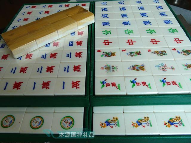 

Набор для игры в Маджонг 33 35mm