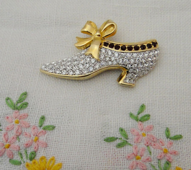 

Брошка SWAROVSKI