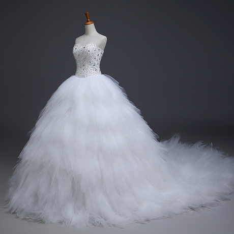 爱逛街为您找到拖尾婚纱蓬蓬裙相关的宝贝,您可以在下面的板块中挑选