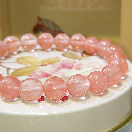 爱逛街为您找到水晶琥珀手链相关的宝贝,您可以在下面的板块中挑选