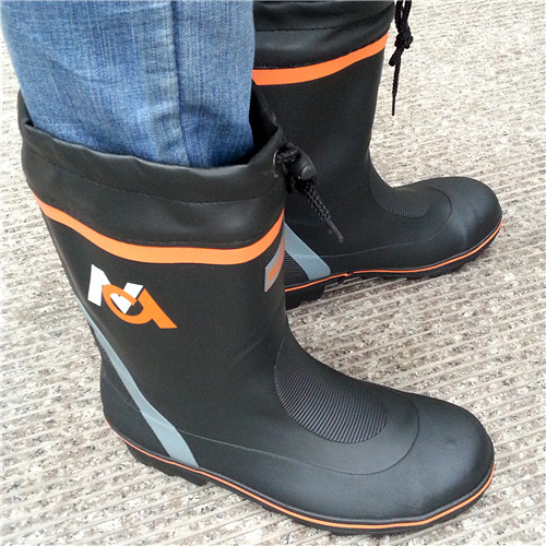 

Резиновые сапоги