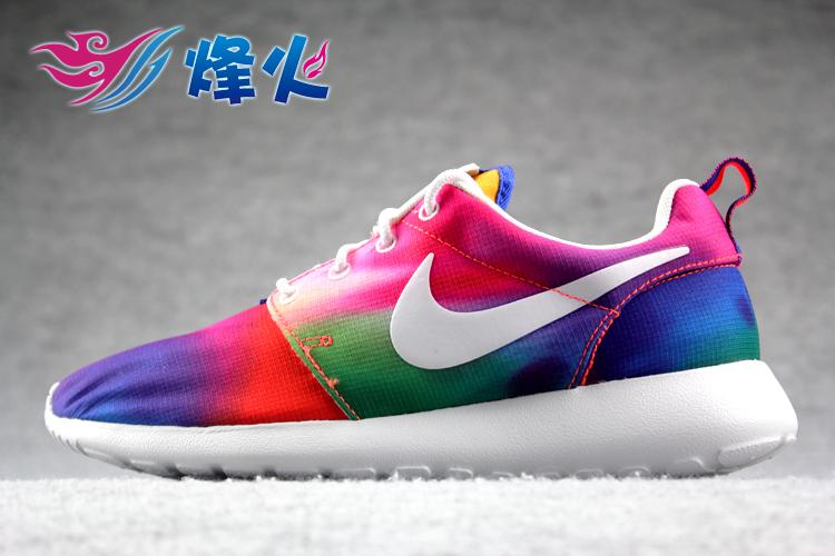 

Кроссовки Nike Rosherun Print Rainbow 655206-518