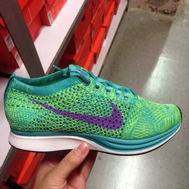 

Кроссовки Nike Flyknit Racer 526628-301/602