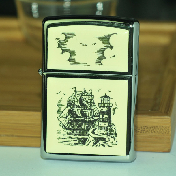 

Керосиновая зажигалка Zippo 359 2014