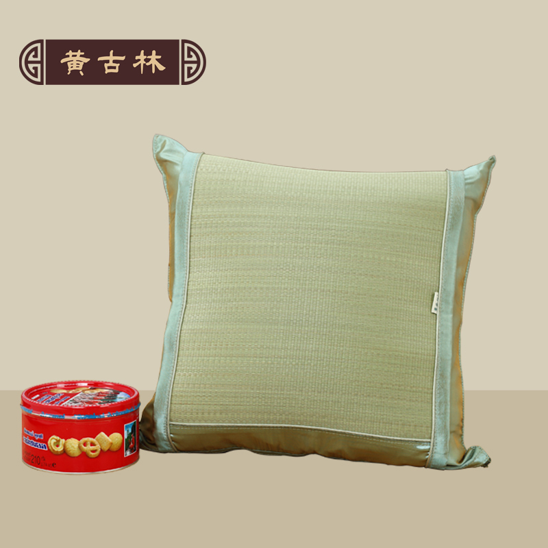 

Подушка декоративная Huang ancient forest yc614/hg9284