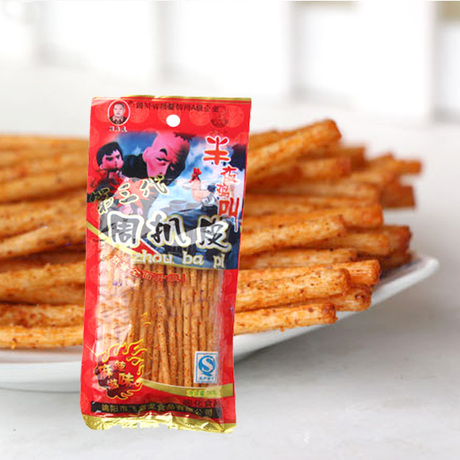 四川重庆特产周扒皮辣条片麻辣素食儿时回忆素食零食