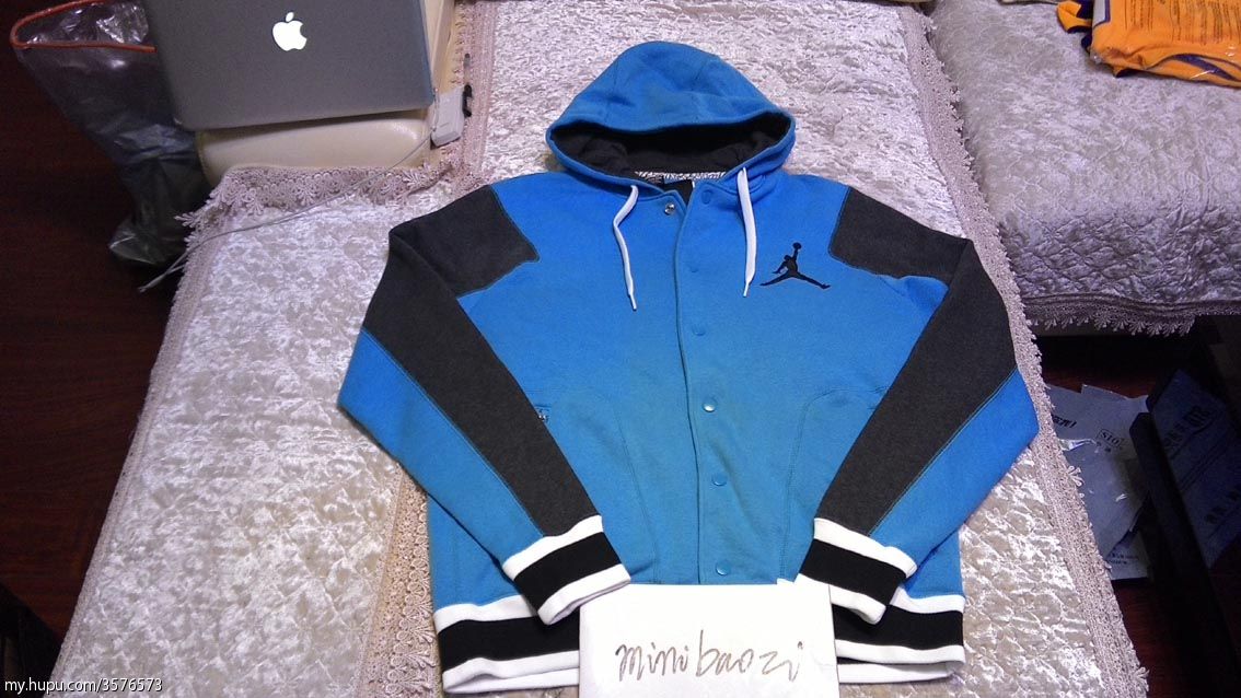 

Спортивная куртка Nike air jordan Nike Aj Logo AIR JORDAN VARSIT551602-426