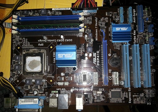 

Материнская плата ASUS P5P41C DDR3 DDR2 775 P43 P45 135