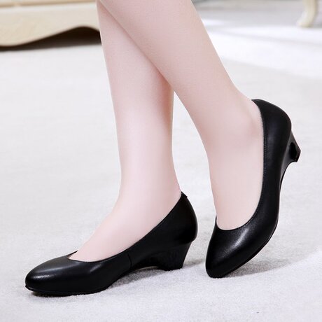 爱逛街为您找到女黑色皮鞋相关的宝贝,您可以在下面的板块中挑选喜欢