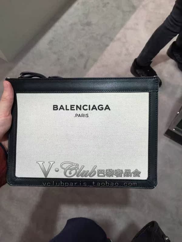 

Сумка Balenciaga VClub --