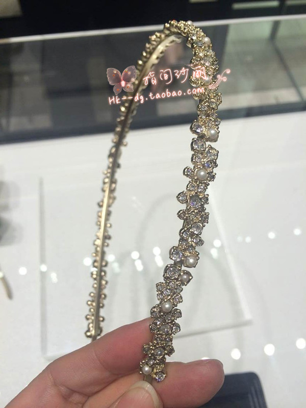 

Заколки Chanel 2015