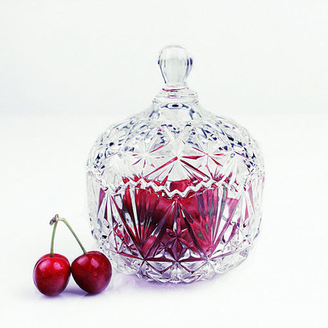 爱逛街为您找到玻璃糖果罐相关的宝贝,您可以在下面的板块中挑选喜欢