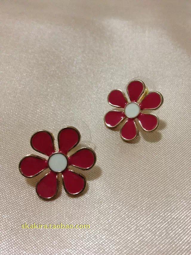 

Гвоздики BetseyJohnson
