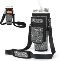 Черный мобильный телефон