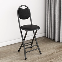 Черный кожаный стул