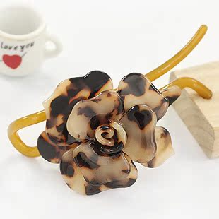 

Заколки One hundred ornaments have