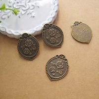 Одна или две теги роз из бронзового цвета (взять 7 отправок 10)