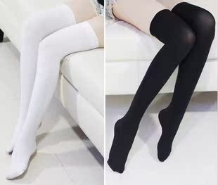 taobao agent Japanese student pleated skirt, high boots, soft socks, black velvet swan