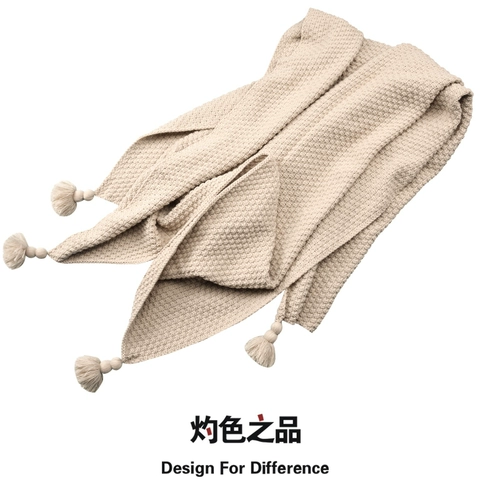 Модельная комната с одеялами бежевого серого серого потока хлопкового хлопчатобумажного домашнего дивана для кровати хвостовые одеяло, выставочная выставка, мягкая мебель и настройка одеяла