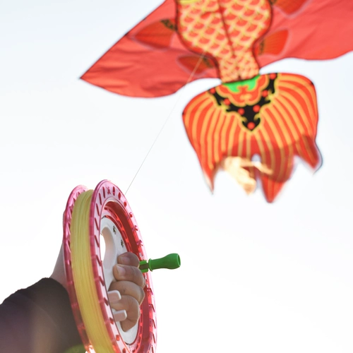 华筝 Золотые золотые воздушные змея воздушные змея карп -линия набор колеса Вайфанг традиционные взрослые Yifei крупные дети. Новая модель Good Flight