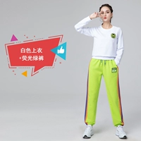 Белый лонгслив, штаны