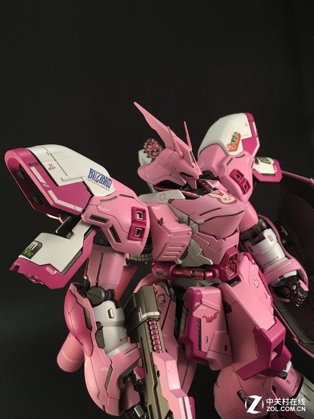 d.va版沙扎比 钢铁巨兽粉色调萌翻少女