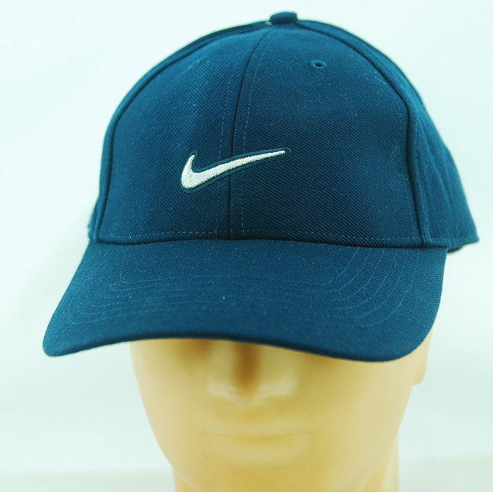 

Головной убор Nike