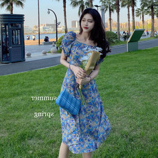 Юбка 夏季女装2023年高级感裙子法式小众赫本风可甜可盐碎花雪纺连衣裙