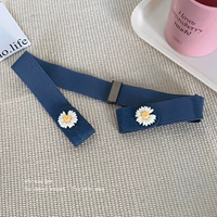 Темно -синяя ромашка