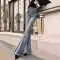 thời trang công sở nữ cao cấp Quần jean ống loe màu xanh hoài cổ cho nữ eo cao 2024 xuân thu mới bó sát giảm béo phong cách Hồng Kông quần bootcut thô viền cổ điển quần jean nữ 2021 Quần jean