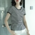 T-shirt lụa của phụ nữ ngắn tay mới rộng rãi kích thước lớn dâu tằm lụa trên cùng màu đen và trắng sọc dệt kim nửa tay quần áo phụ nữ mùa hè - Áo phông Áo phông