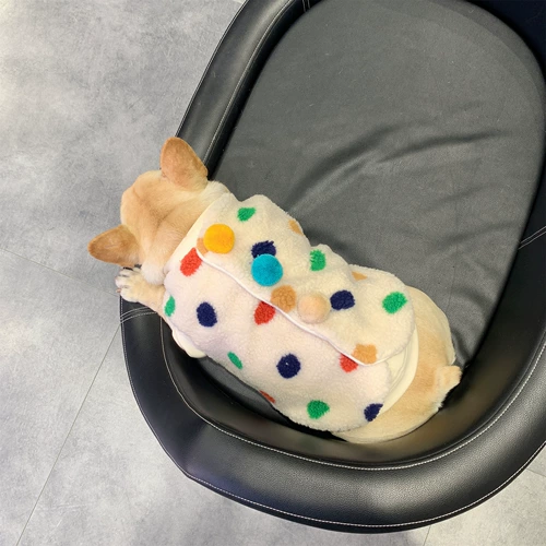 Домашние собаки в осенней и зимней одежде Толстая собака борьба с жилетом Курка Корки Снежный Маленький и Средний Собачья одежда