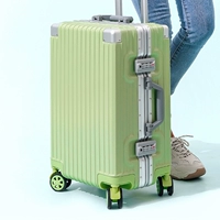 Скретч -резистентный и устойчивый